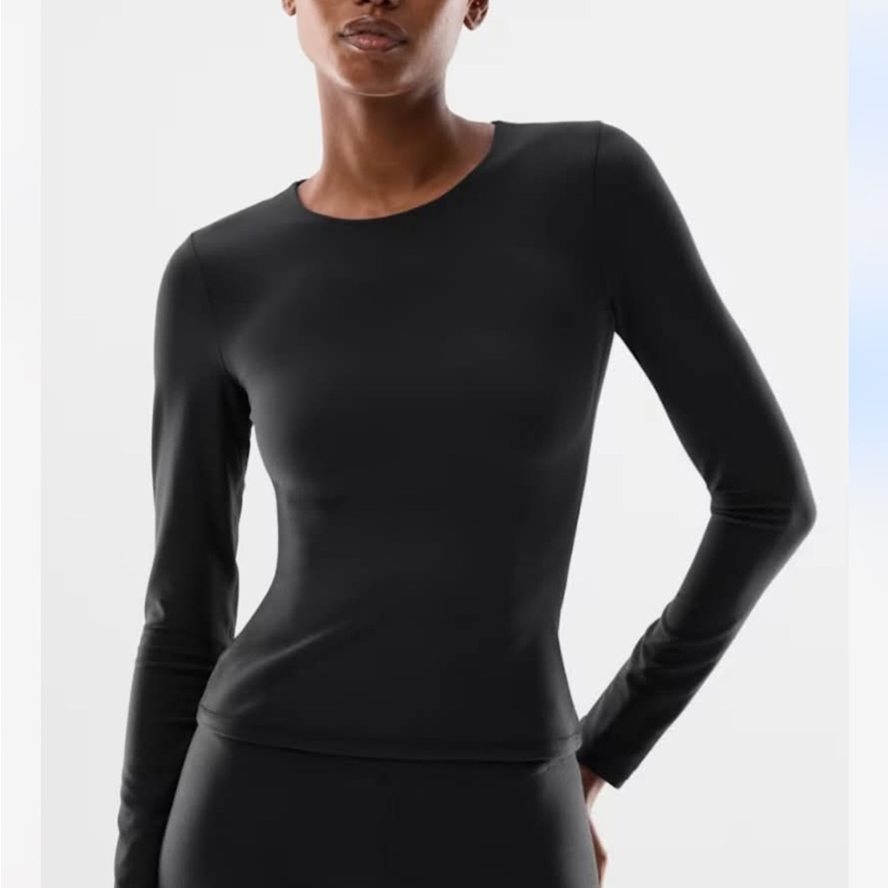ARITZIA Women's Golden Long Sleeve Crop Top, Size Large, Black Color
